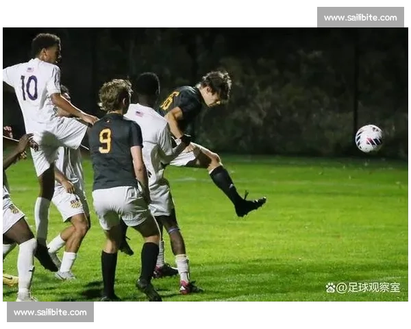 足球赛事极速直播全程跟踪精彩瞬间实时更新尽享每一场比赛的激烈对决 - 副本 (2) - 副本